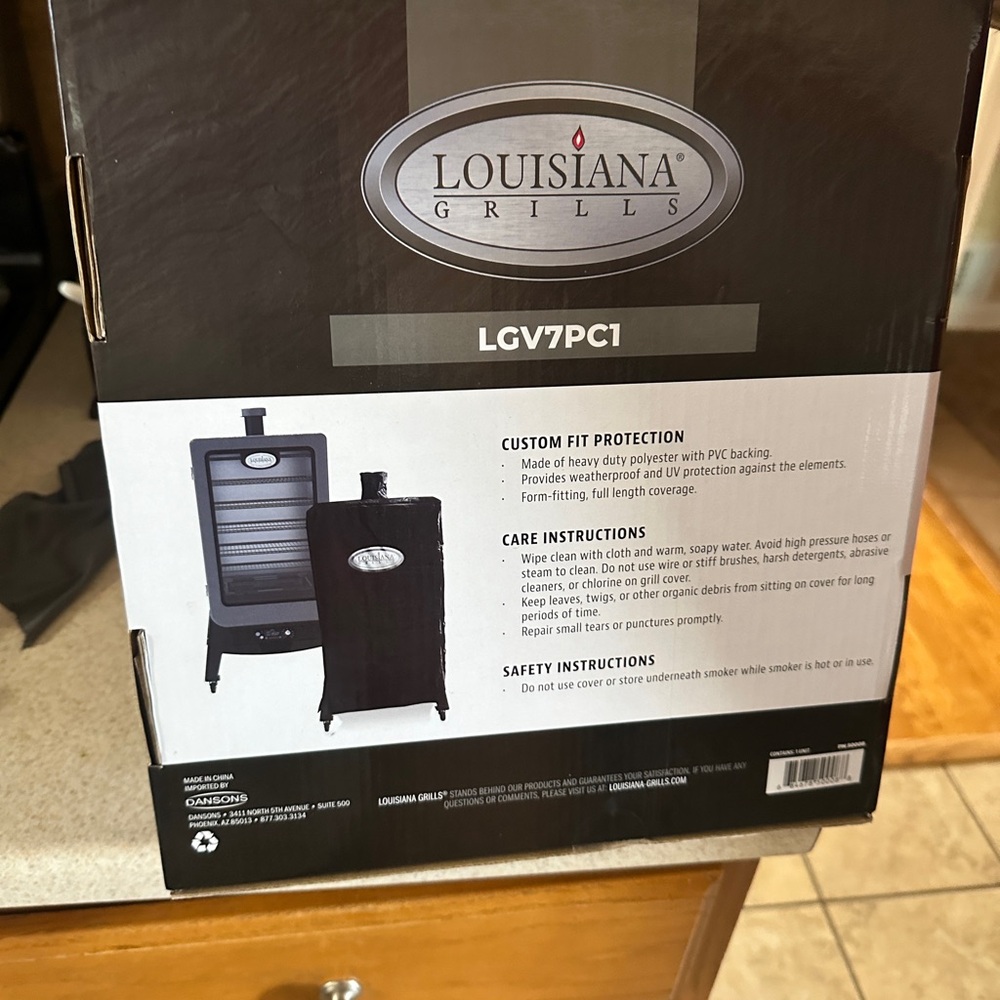 Smoker cover- vertical new in box